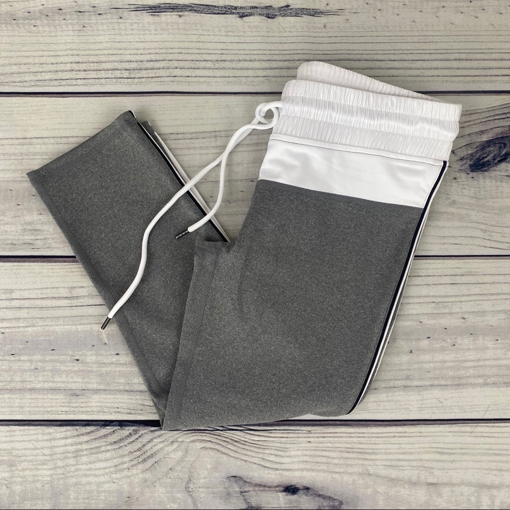 Fabletics Drawstring Capri Size xs